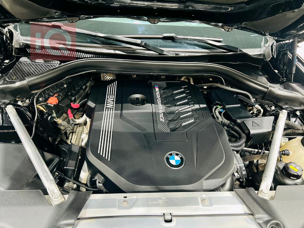 بی ئێم دەبڵیو X4